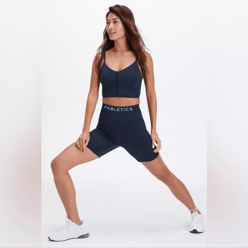 Fabletics Sync Seamless High-Waisted 6'' Short